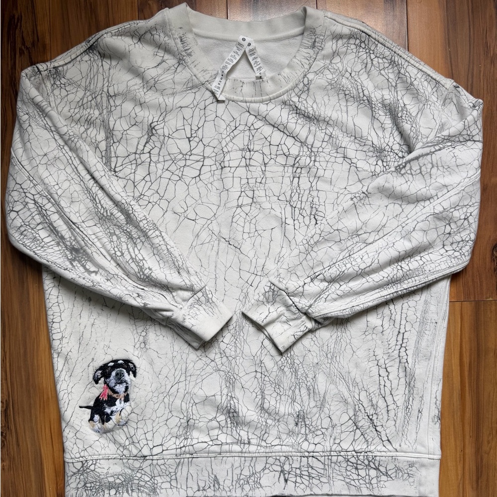 Lululemon Athletica crackle on white Crew Neck Sweater with special embroidery - Picture 3 of 10